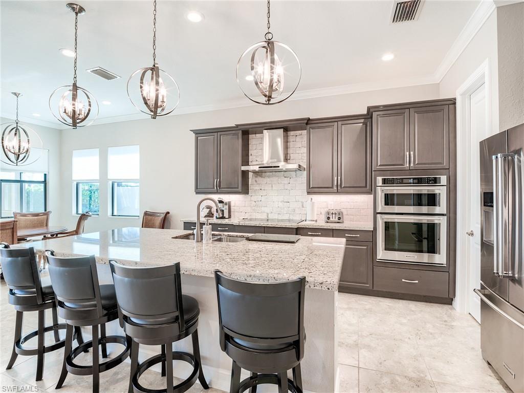 9267 Glenforest DR