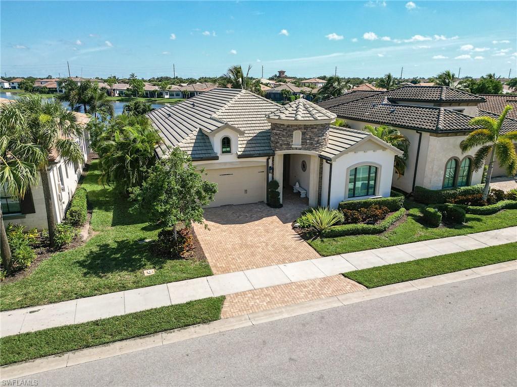 9267 Glenforest DR