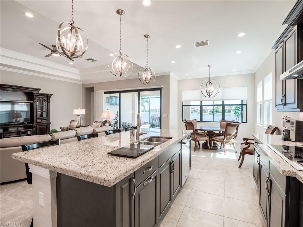 9267 Glenforest DR