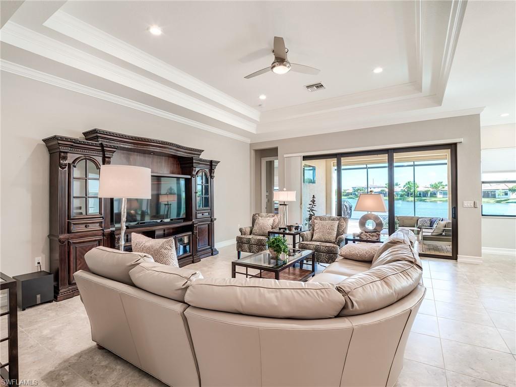 9267 Glenforest DR