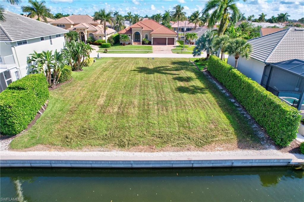 1825 Maywood Court