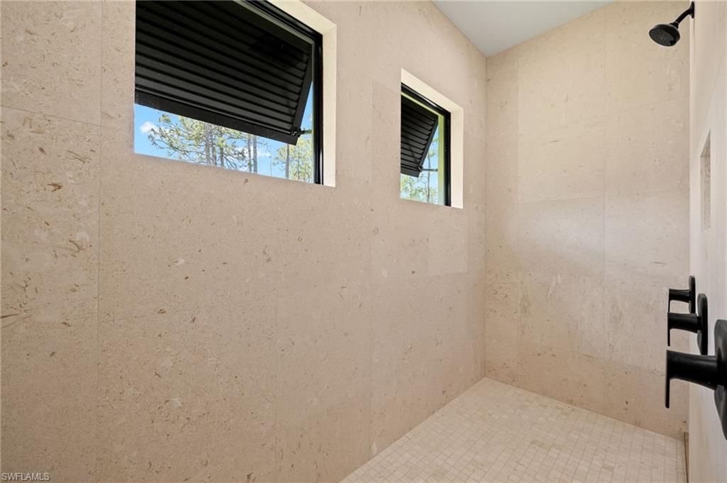 1587 Golden Gate BLVD W