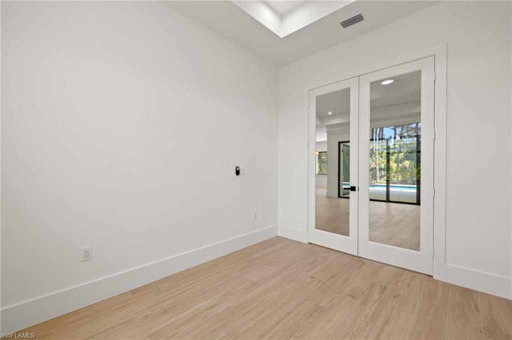 1587 Golden Gate BLVD W