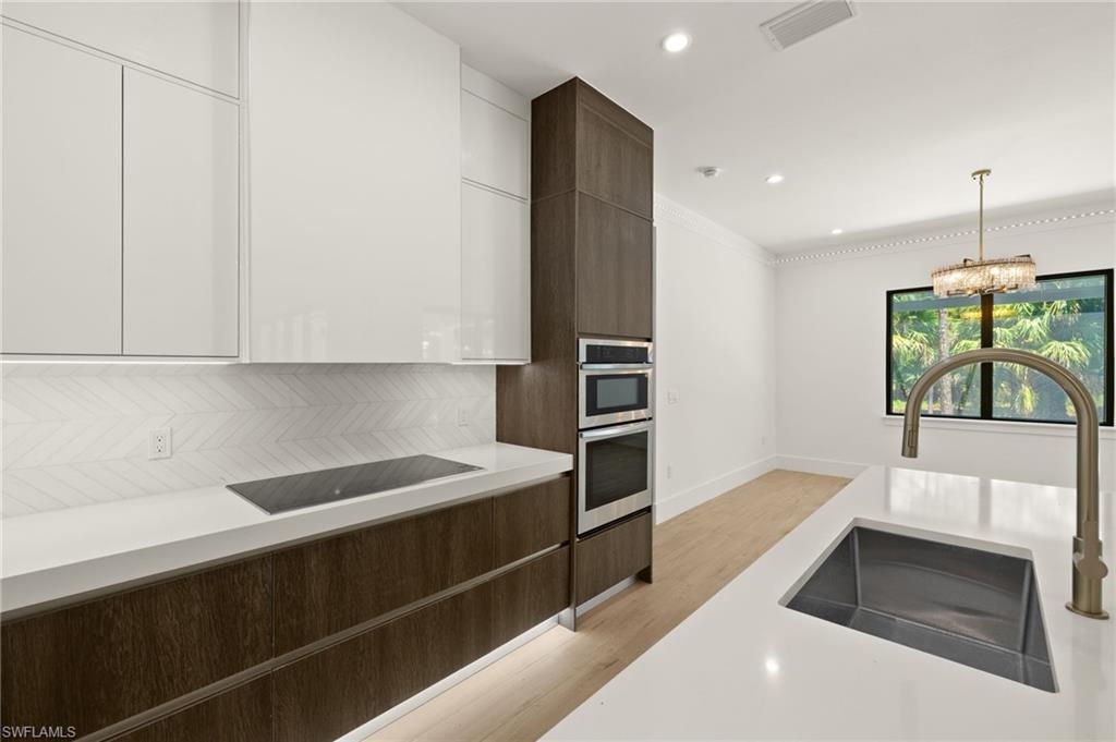 1587 Golden Gate BLVD W