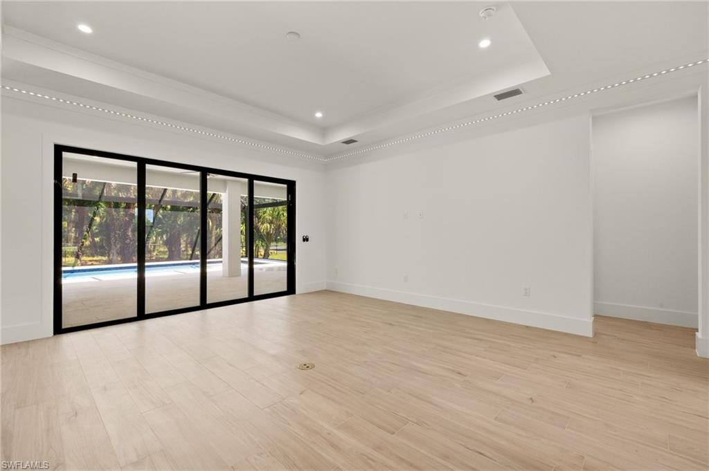 1587 Golden Gate BLVD W