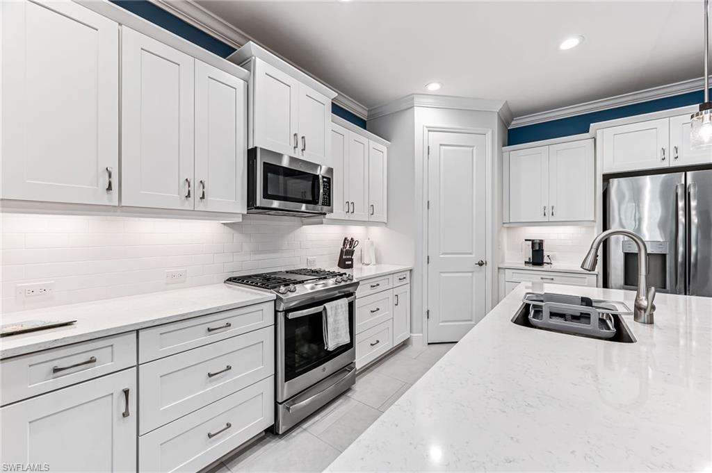 2135 Marquesa CIR