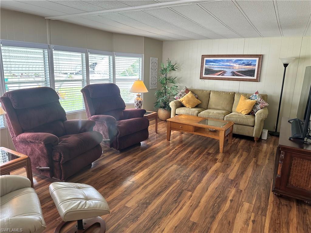 220 Pine Key LN # 209
