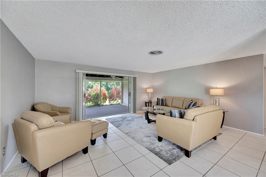 2377 Outrigger LN
