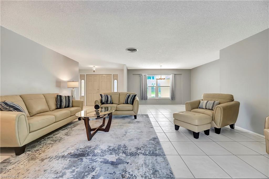 2377 Outrigger LN