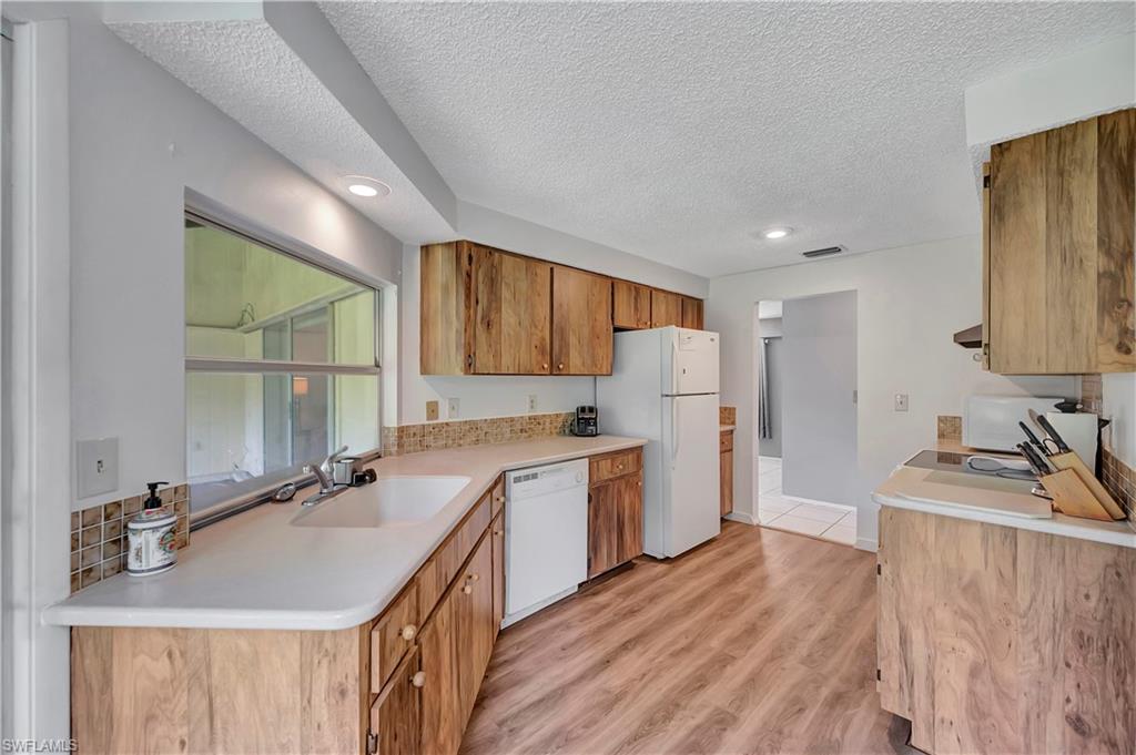 2377 Outrigger LN