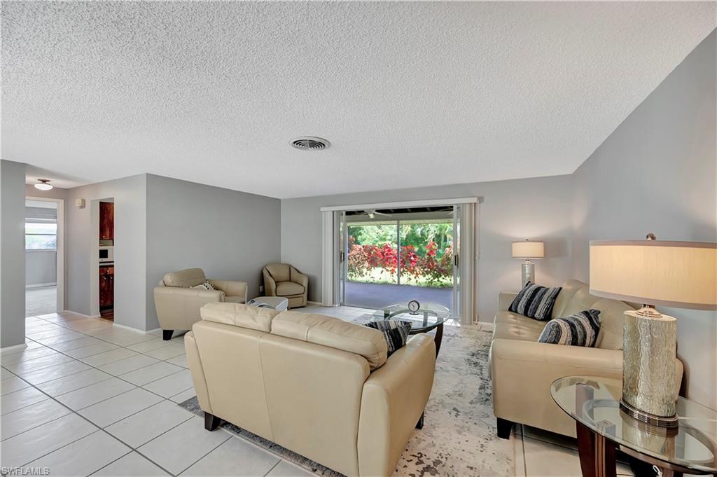2377 Outrigger LN