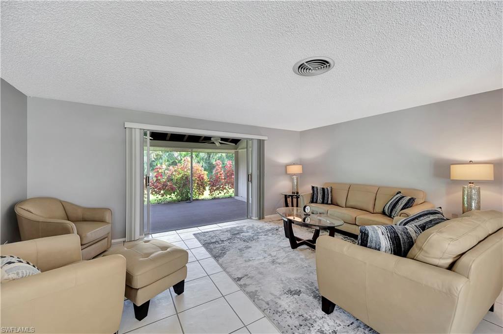 2377 Outrigger LN