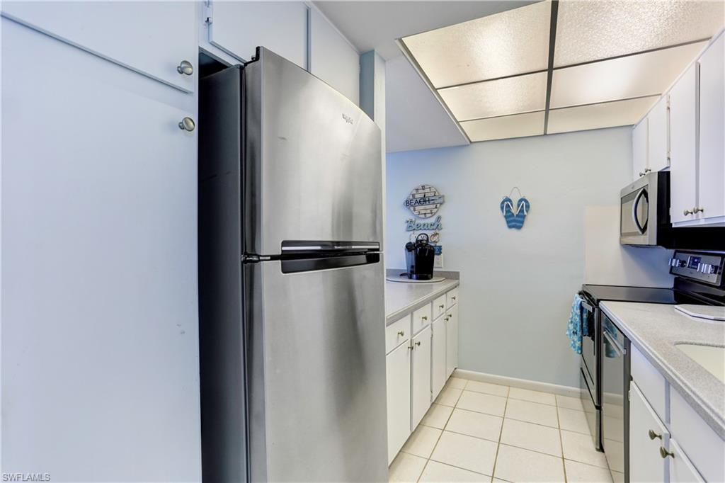 25850 Hickory BLVD # A Unit: 305 A