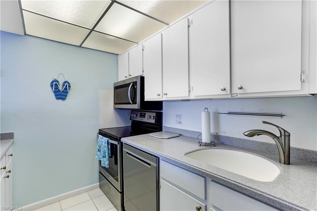25850 Hickory BLVD # A Unit: 305 A
