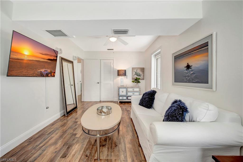 802 8th CT W