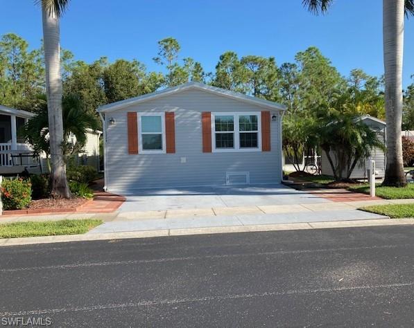 1324 Diamond Lake CIR