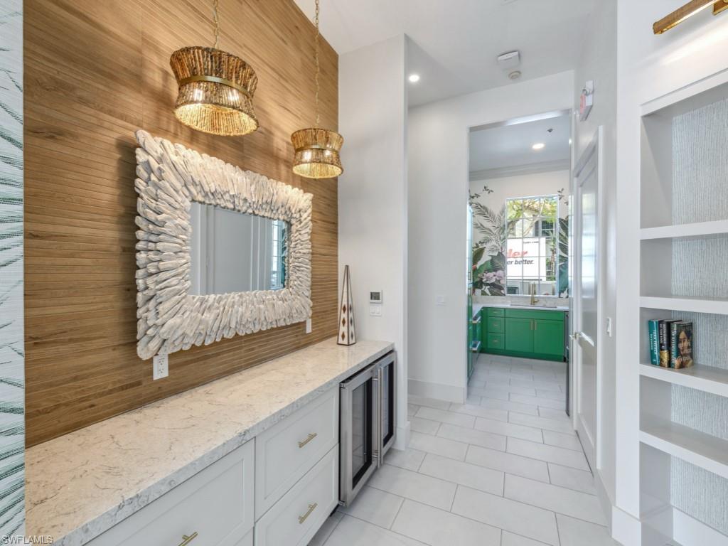 241 Colonade CIR