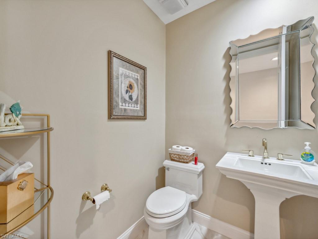 241 Colonade CIR