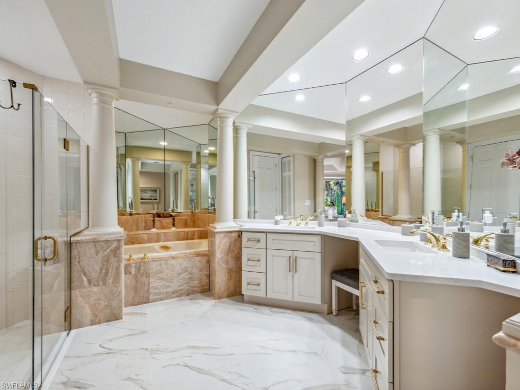 241 Colonade CIR