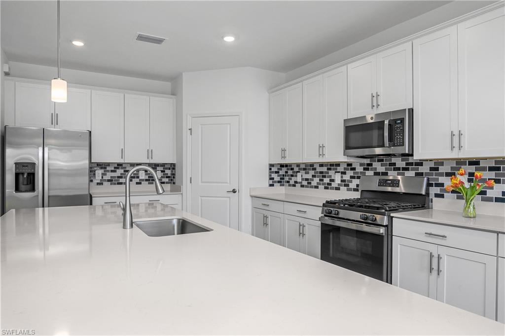 21083 Hallandale DR