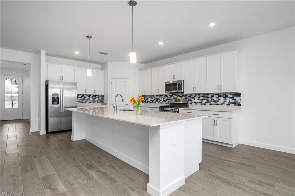 21083 Hallandale DR