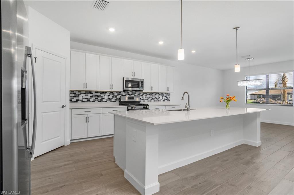 21083 Hallandale DR
