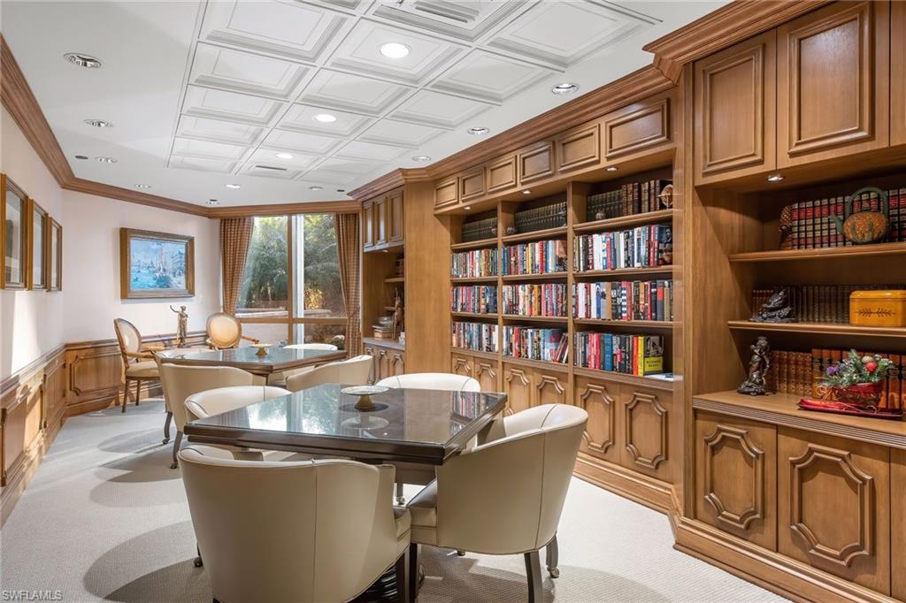 4021 GULF SHORE BLVD N # 16 Unit: V-16