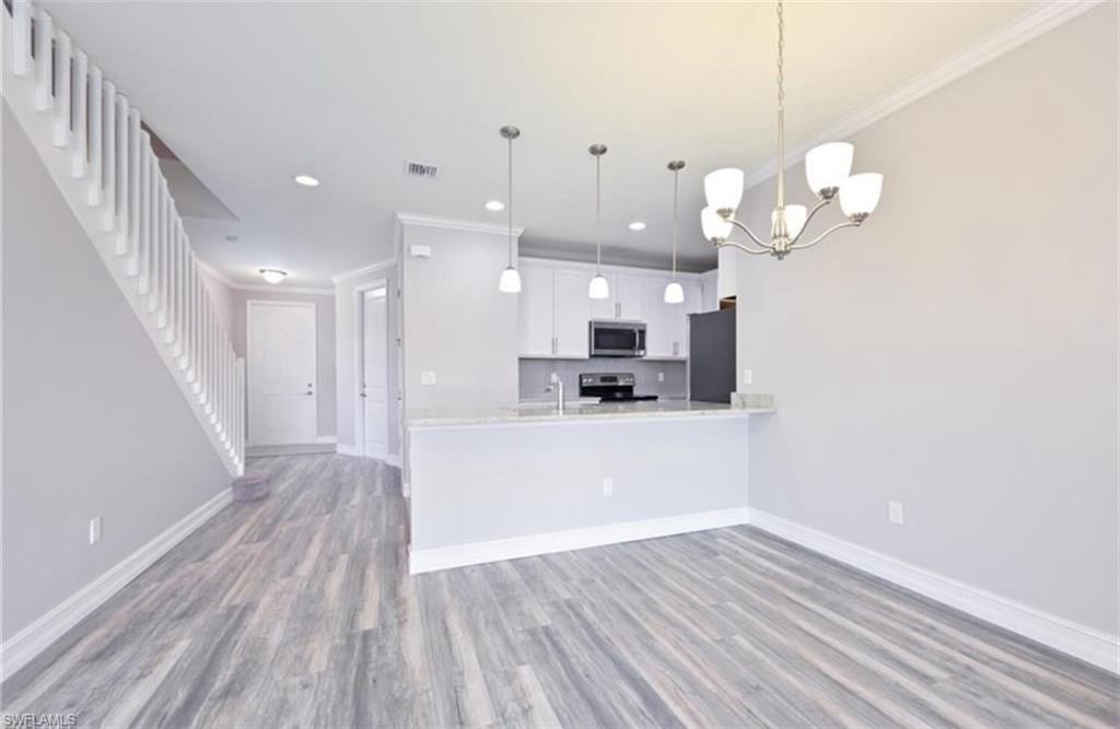7948 Bristol CIR