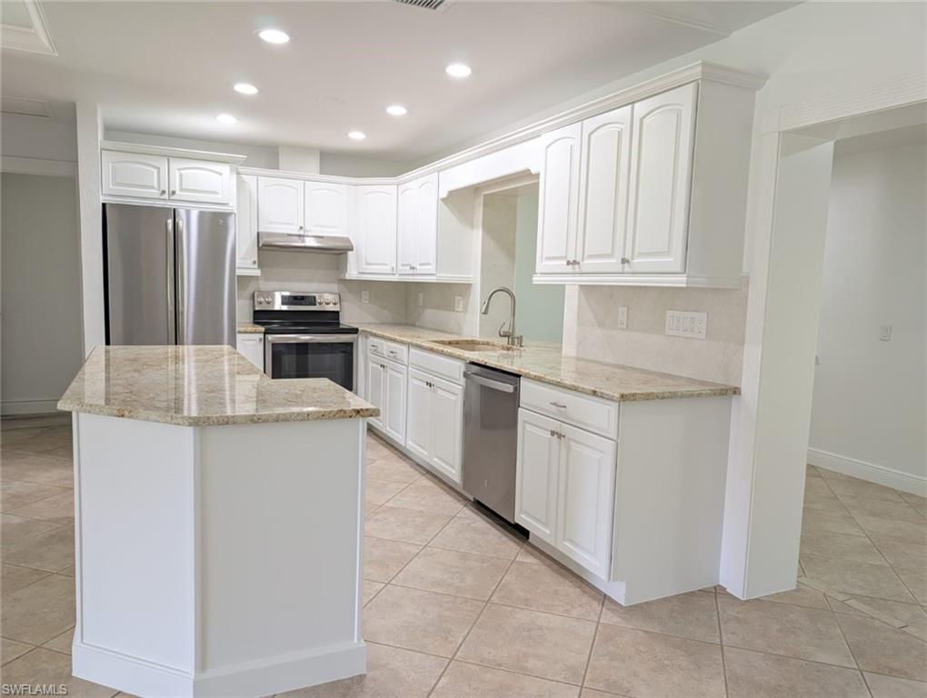 6147 English Oaks LN