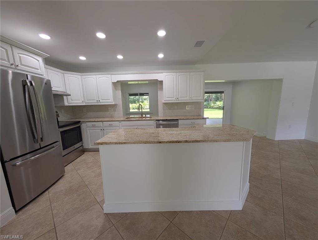 6147 English Oaks LN