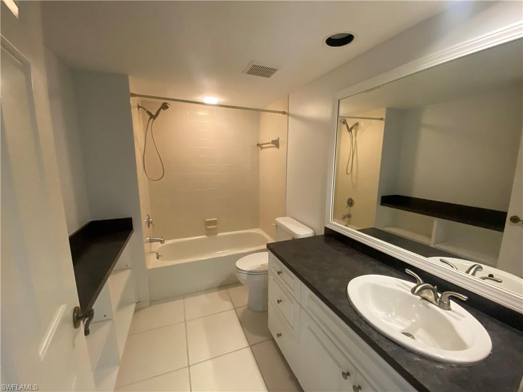 705 Augusta BLVD # 5 Unit: 705-5
