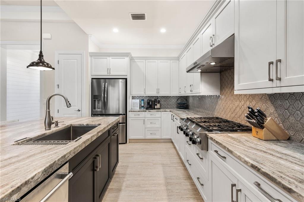 8949 Mustique LN