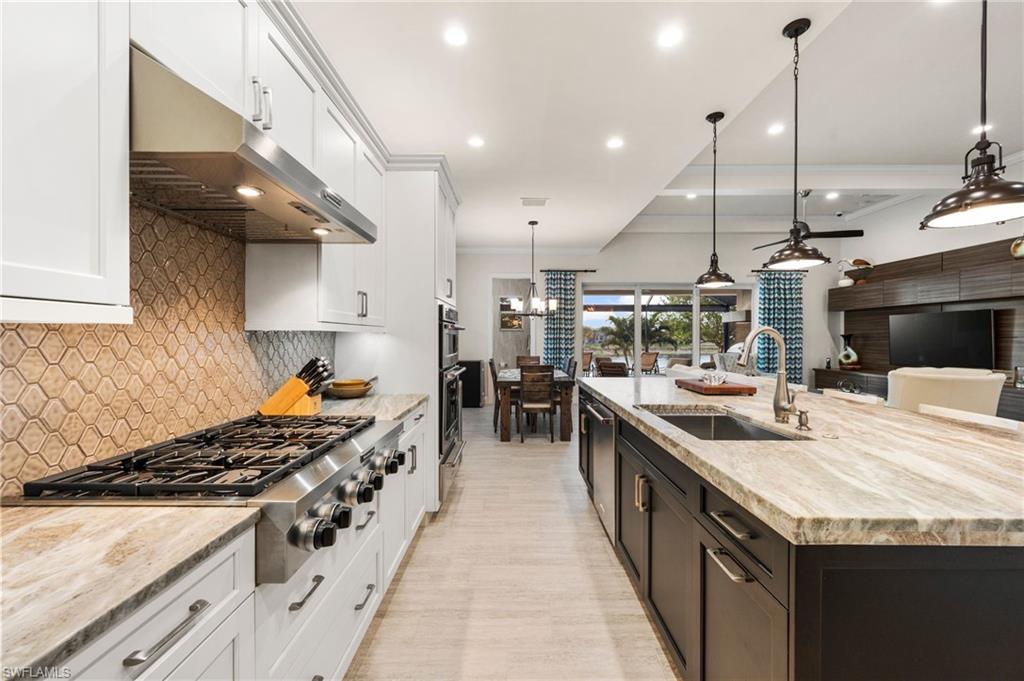 8949 Mustique LN
