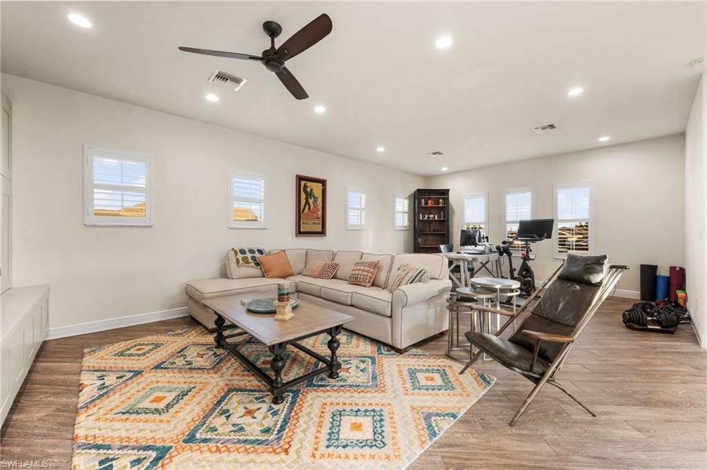 8949 Mustique LN