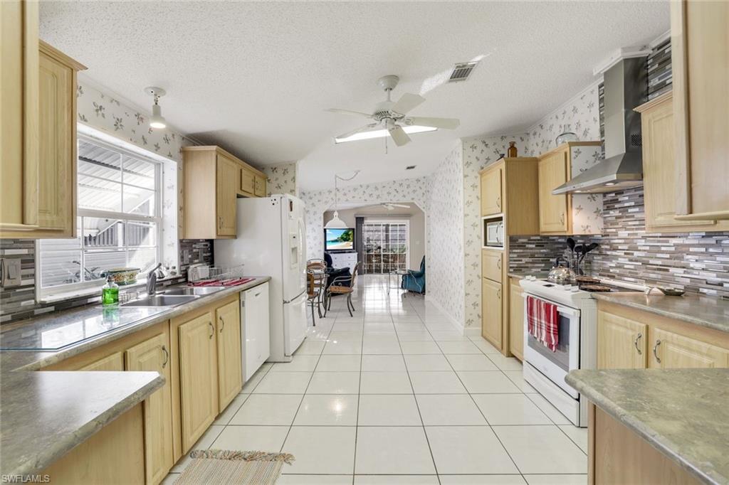 255 Riverwood RD