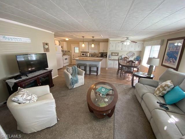 2738 Indianwood DR