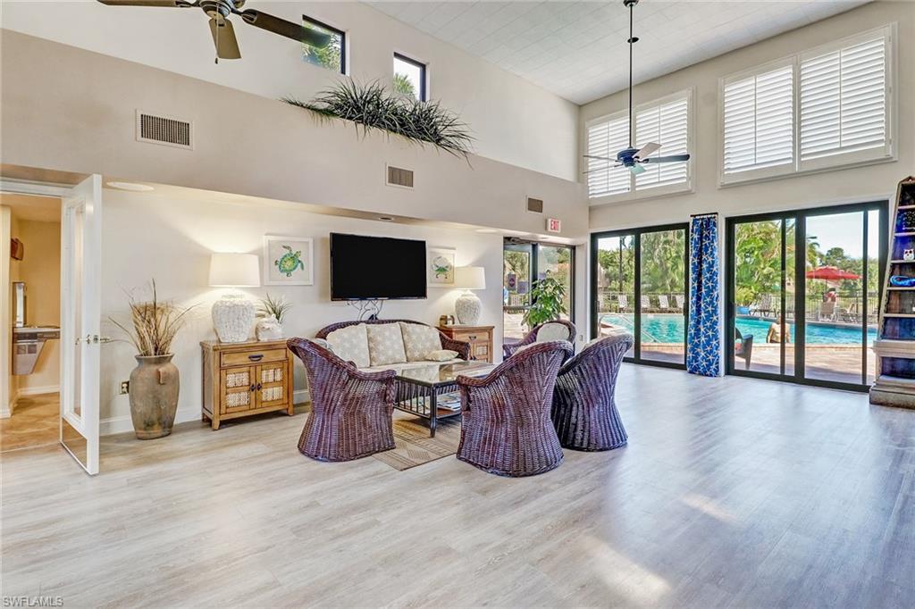 589 Beachwalk CIR # P204