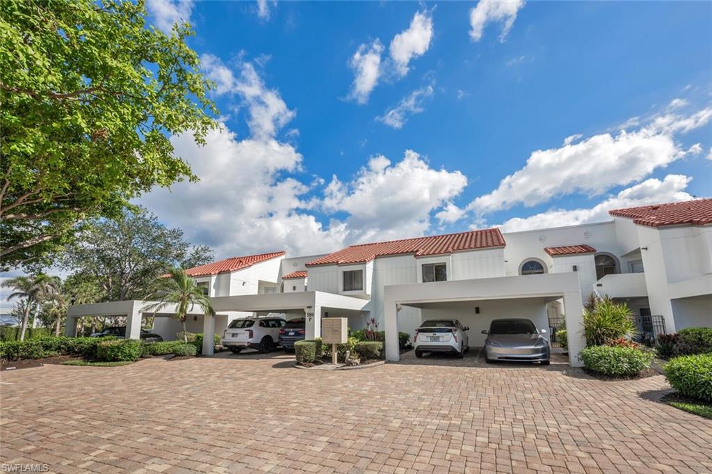589 Beachwalk CIR # P204