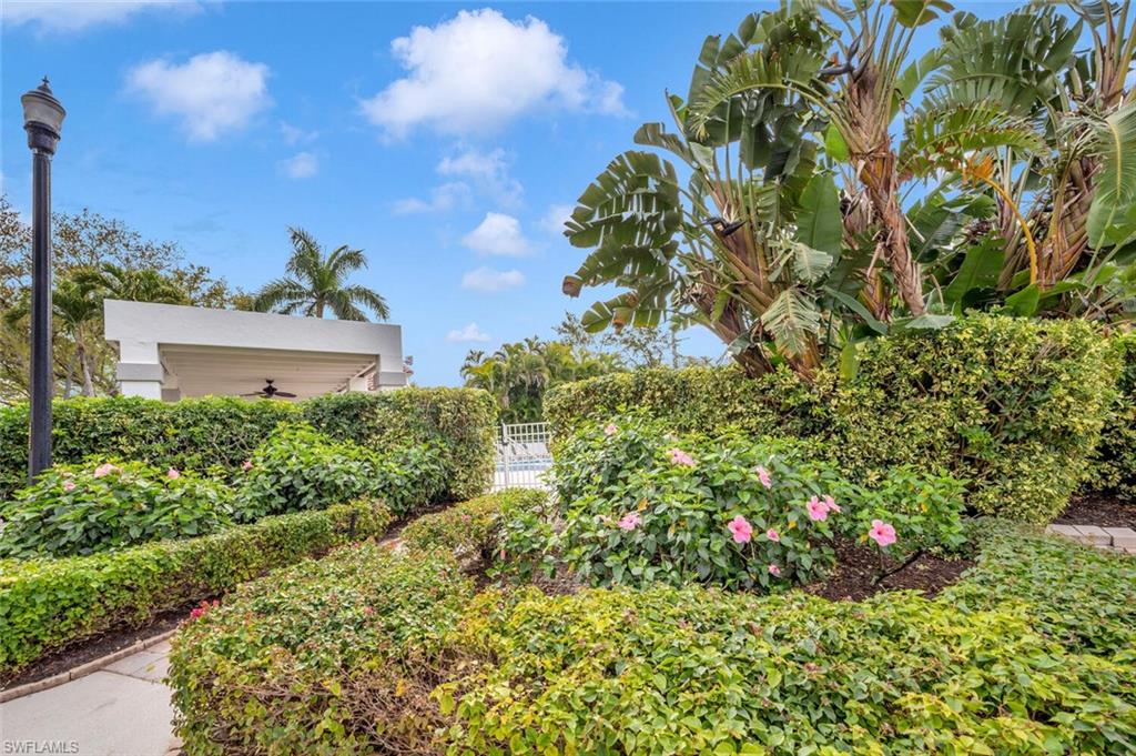 589 Beachwalk CIR # P204