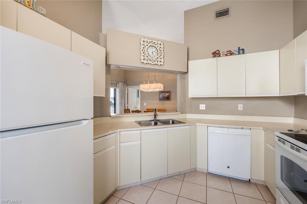 589 Beachwalk CIR # P204