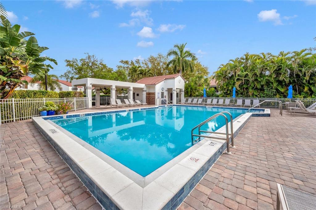 589 Beachwalk CIR # P204