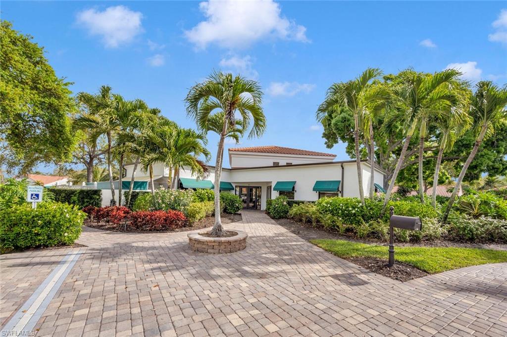 589 Beachwalk CIR # P204