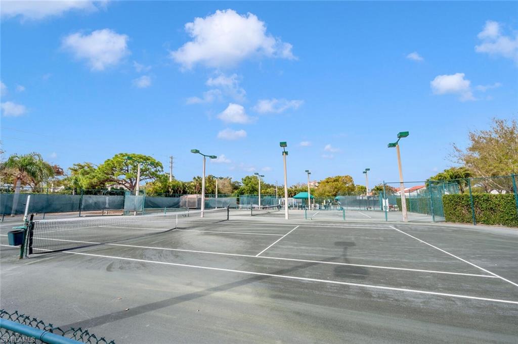 589 Beachwalk CIR # P204