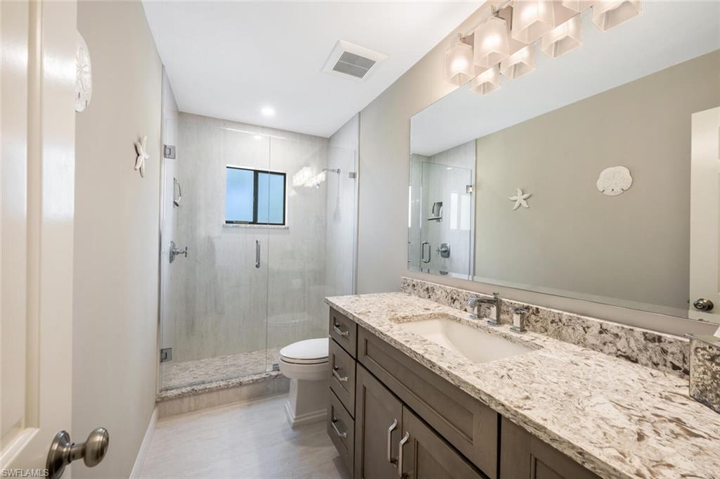 589 Beachwalk CIR # P204