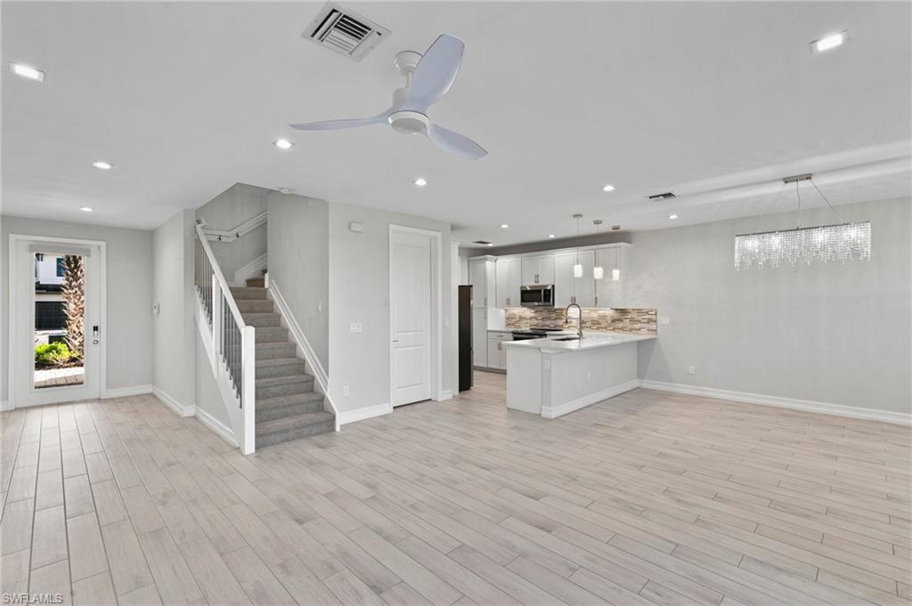 7469 Rockefeller DR