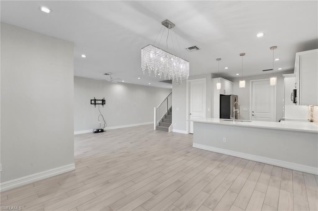 7469 Rockefeller DR