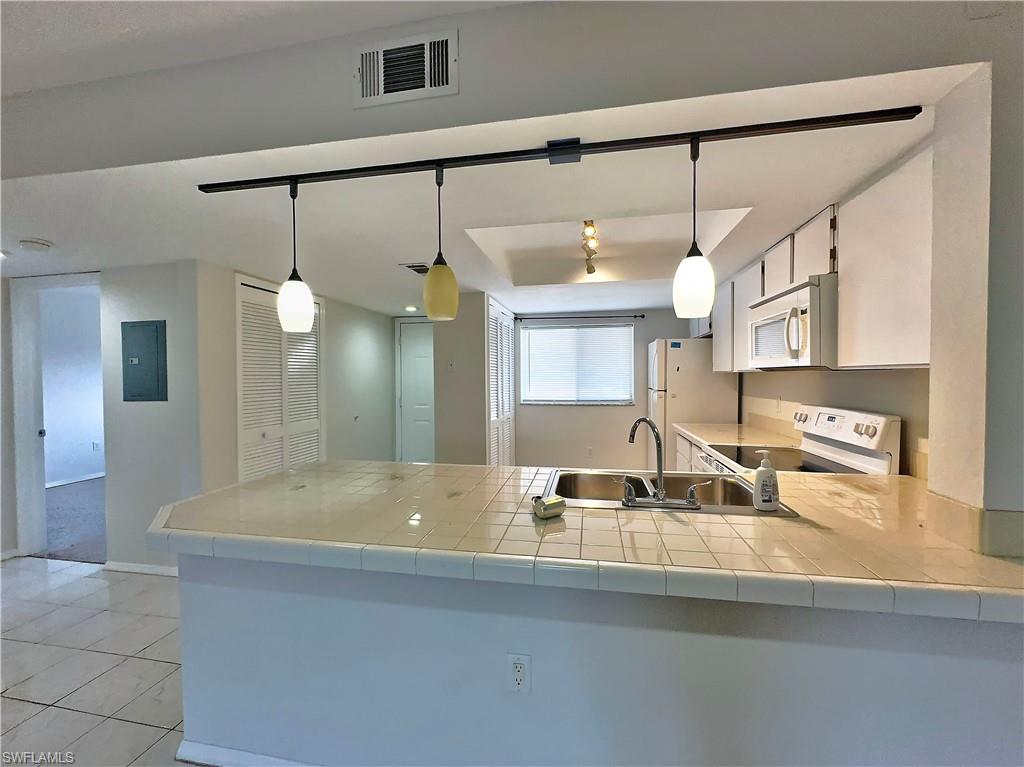2350 Naples Trace CIR Unit: 8
