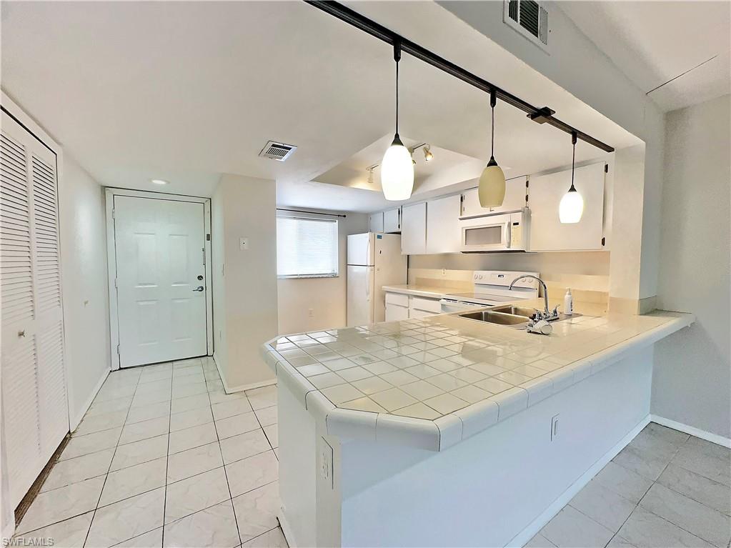 2350 Naples Trace CIR Unit: 8
