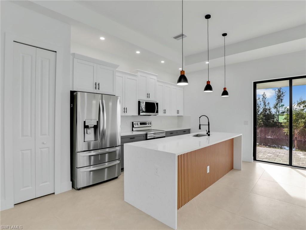 1612 NW 9th AVE