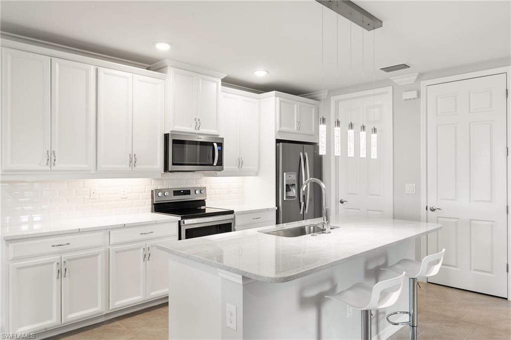 14618 Edgewater CIR